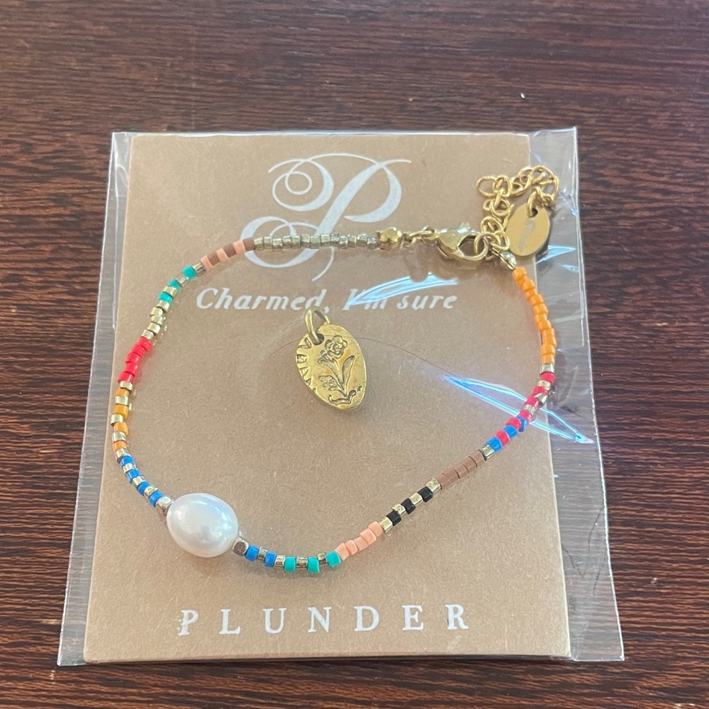 Plunder Bracelet + Charm Set. Pearl beaded bracelet. Gold rose charm. New in bag - Picture 1 of 8
